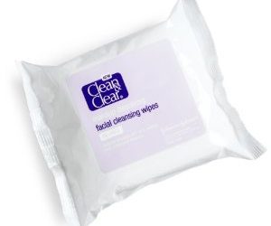 I’m Loving This… Clean & Clear Makeup Dissolving Facial Cleansing Wipes